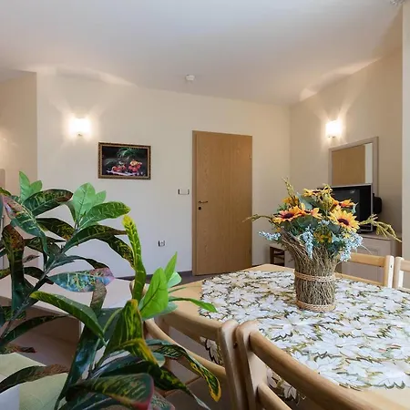 Apartment ❤ 1 Bedroom W Kitchen & Pool View ❤wz❤ *